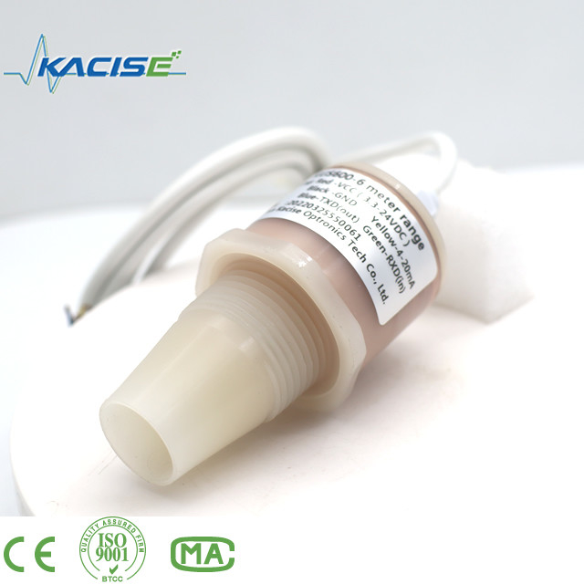 سنسور فوق صوتی KUS600 ساخته شده از مواد PVDF / PTFE برای اندازه گیری فاصله و سطح مایع استفاده می شود.