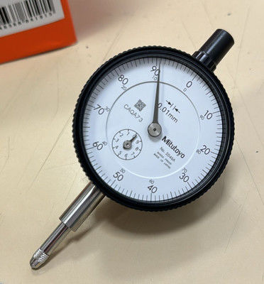 Mitutoyo Dial Gauge با محدوده 10 میلی متر 0.01 میلی متر درجه بندی برای اندازه گیری دقیق ابعاد و مقاومت محیط زیست