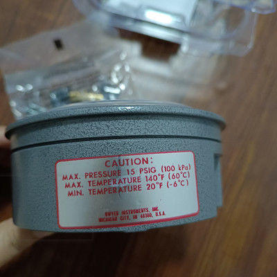 Dwyer Series 2000 Magnehelic Differential Pressure Gauge با 0-60 در محدوده w.c ± 2٪ دقت و اتصال 1/8 NPT