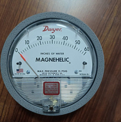 Dwyer Series 2000 Magnehelic Differential Pressure Gauge با 0-60 در محدوده w.c ± 2٪ دقت و اتصال 1/8 NPT