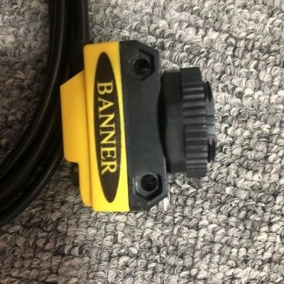 سنسور فوتو الکتریکی پراکنده QS18VP6D با دامنه حسگر 450 میلی متر IP67 NEMA 6 خروجی PNP نامگذاری شده و مکمل
