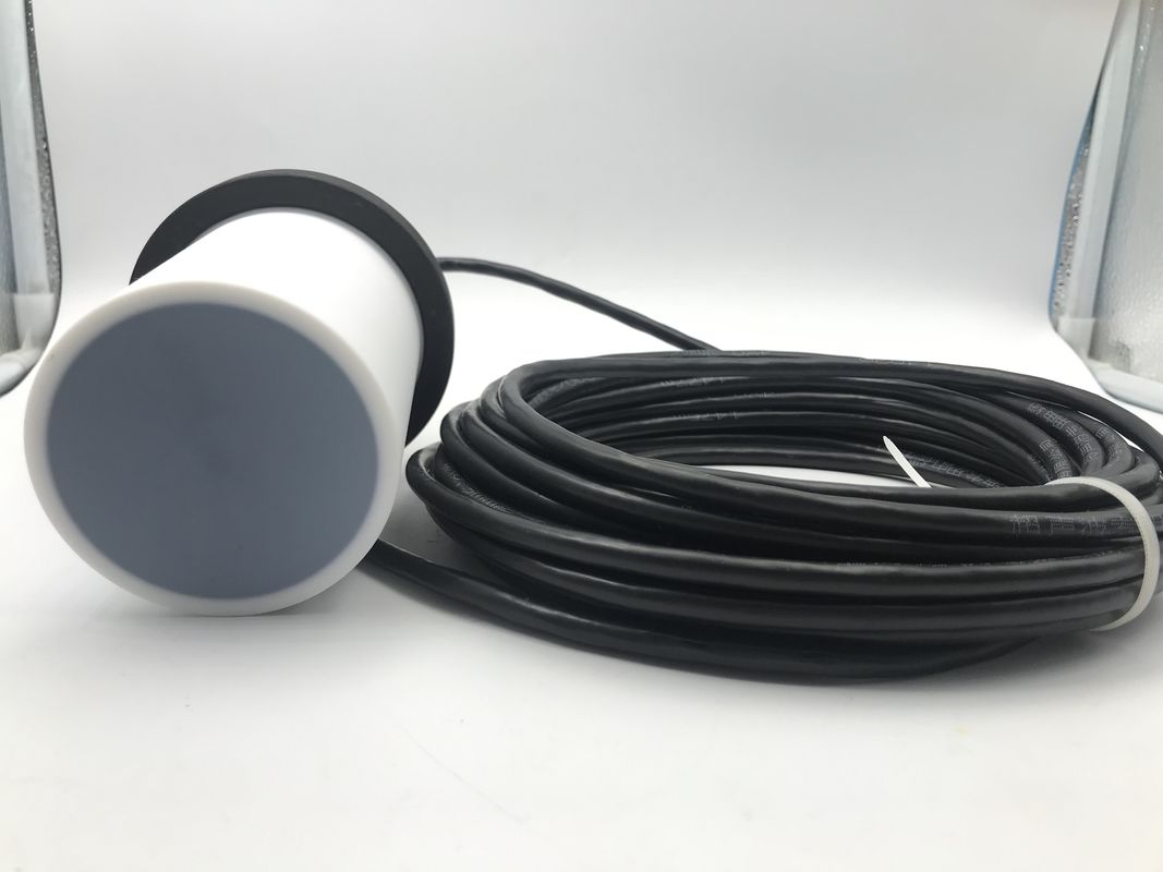 سنسور فوق صوتی ضد آب IP68 با مواد خانه PTFE و محدوده 0.5 - 12m برای اندازه گیری سطح